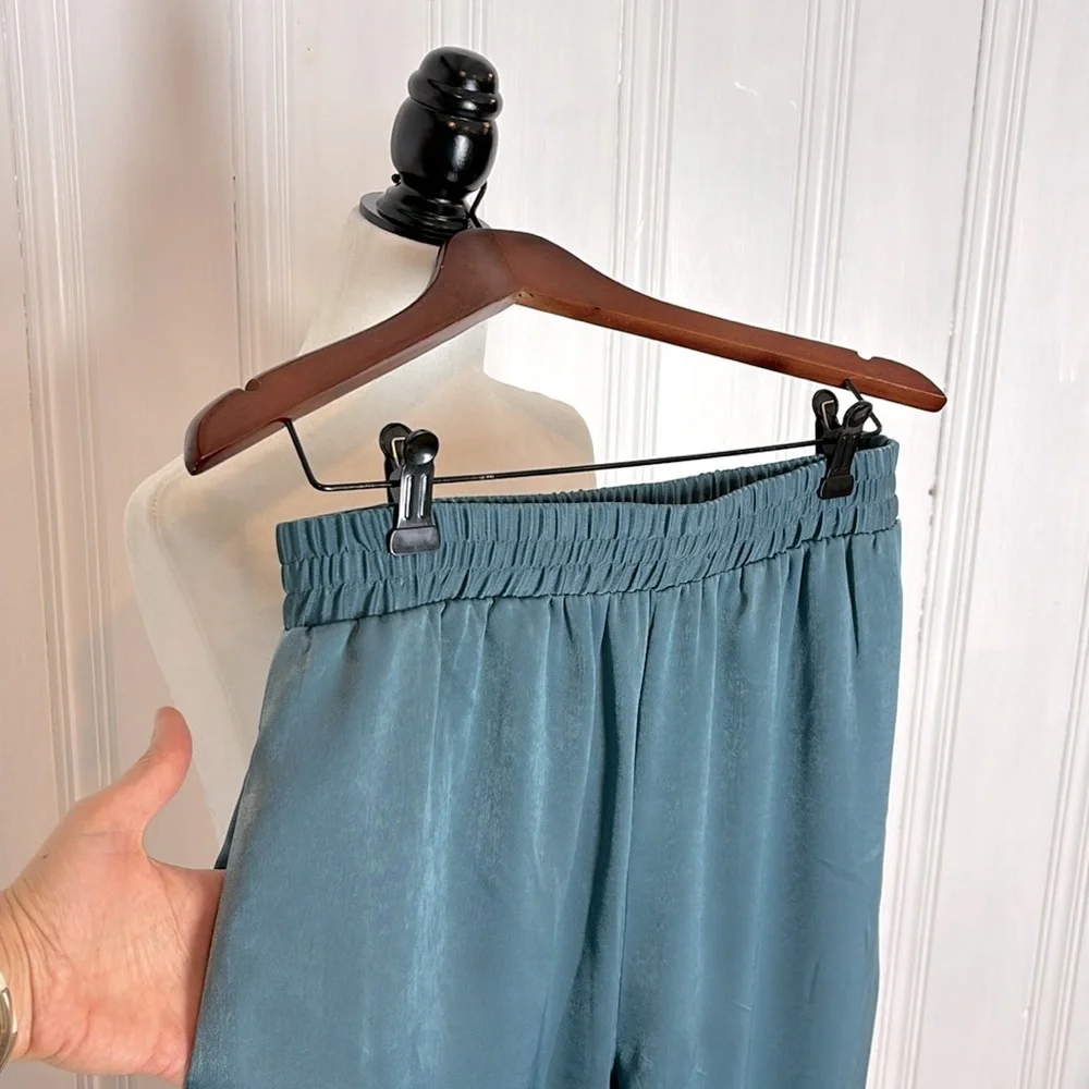 Beautiful ZARA satin blue Aladin pants - Picture 3 of 6